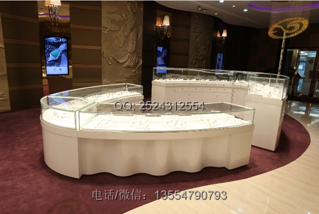 �Wʽ���ΰ�ɫ�����錚չʾ��